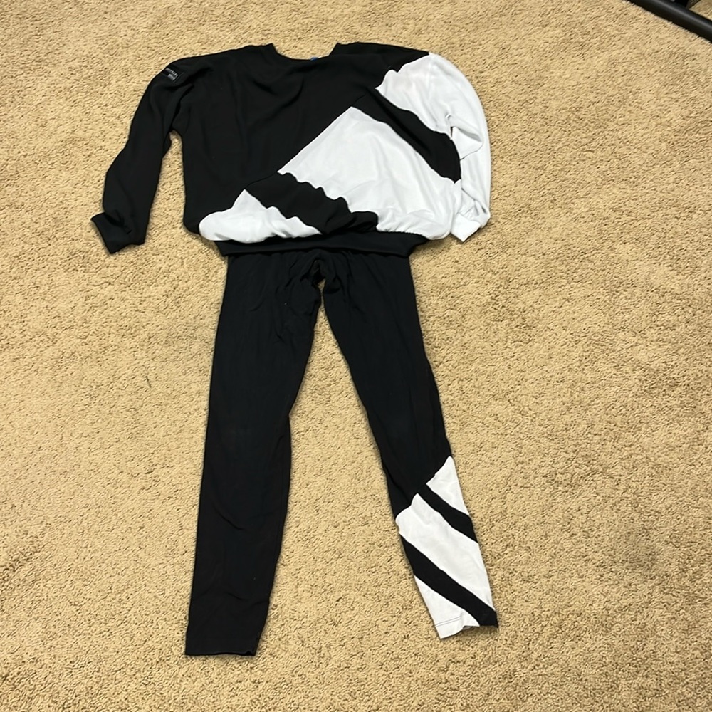 Adidas workout leggings sz S  and top sz M